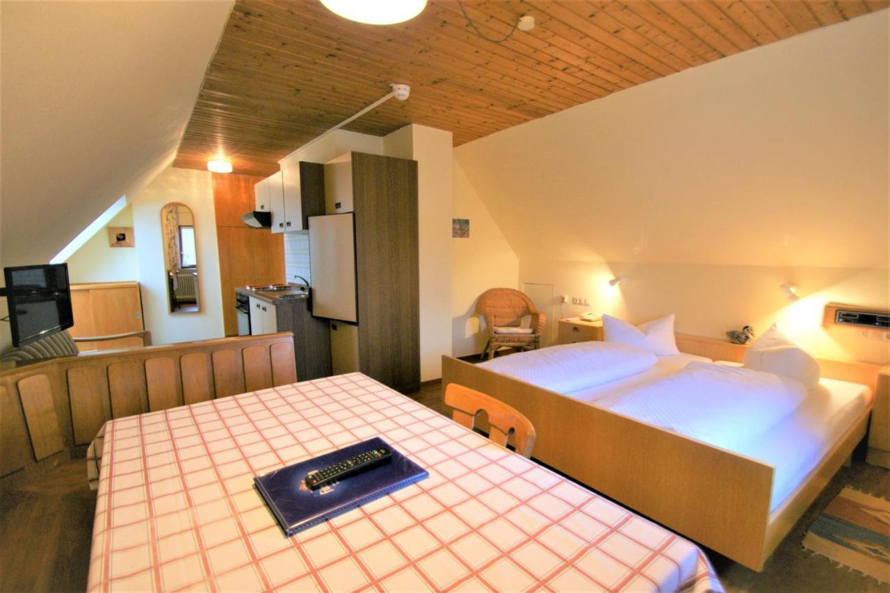 Zur Traube Schwarzwaldhotel & Restaurant Am Titisee Санкт-Мерген Экстерьер фото