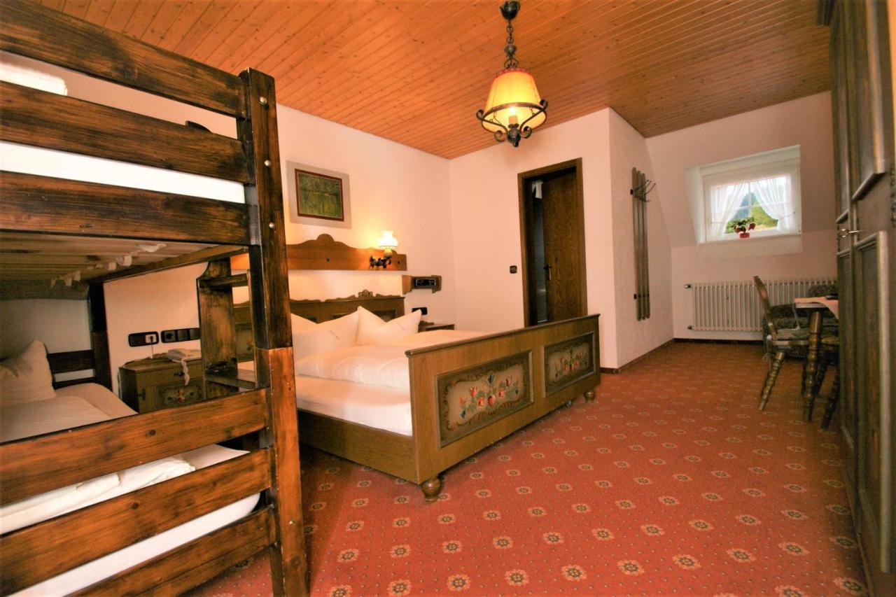 Zur Traube Schwarzwaldhotel & Restaurant Am Titisee Санкт-Мерген Экстерьер фото