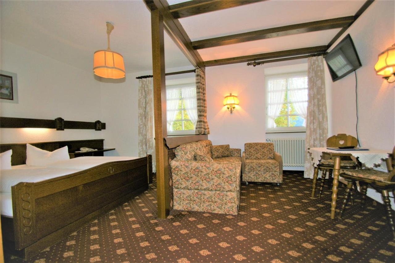 Zur Traube Schwarzwaldhotel & Restaurant Am Titisee Санкт-Мерген Экстерьер фото