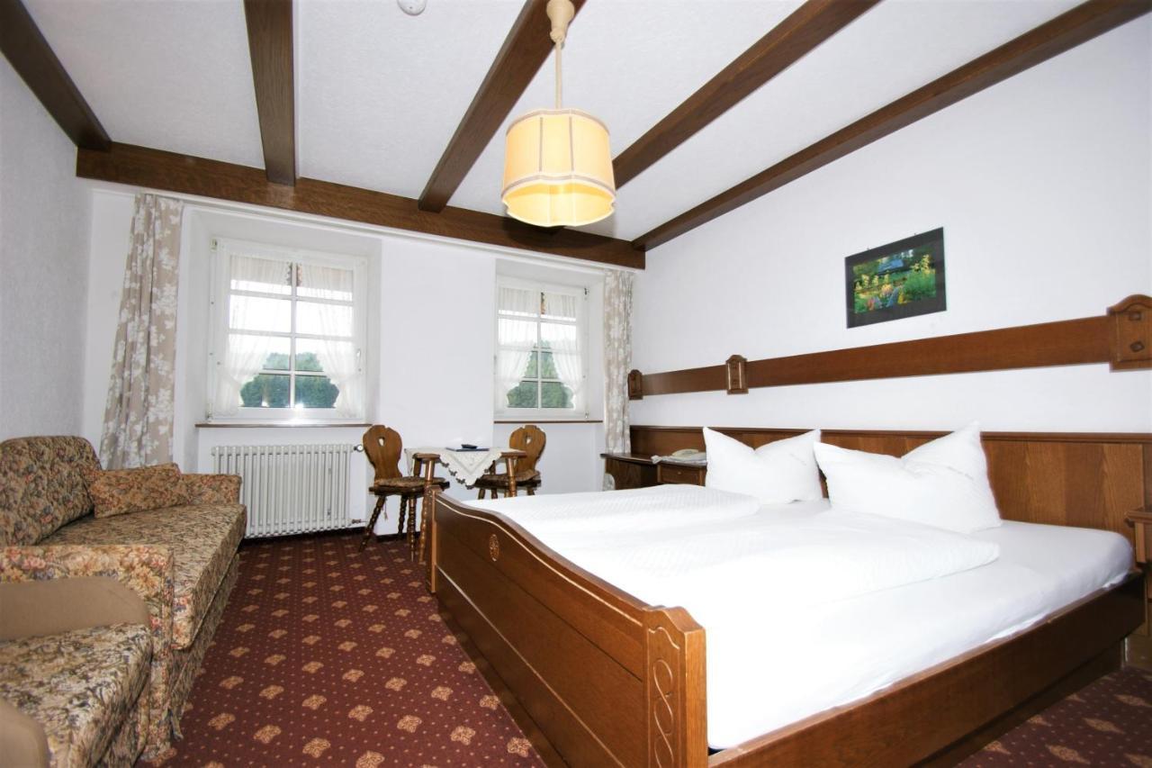 Zur Traube Schwarzwaldhotel & Restaurant Am Titisee Санкт-Мерген Экстерьер фото