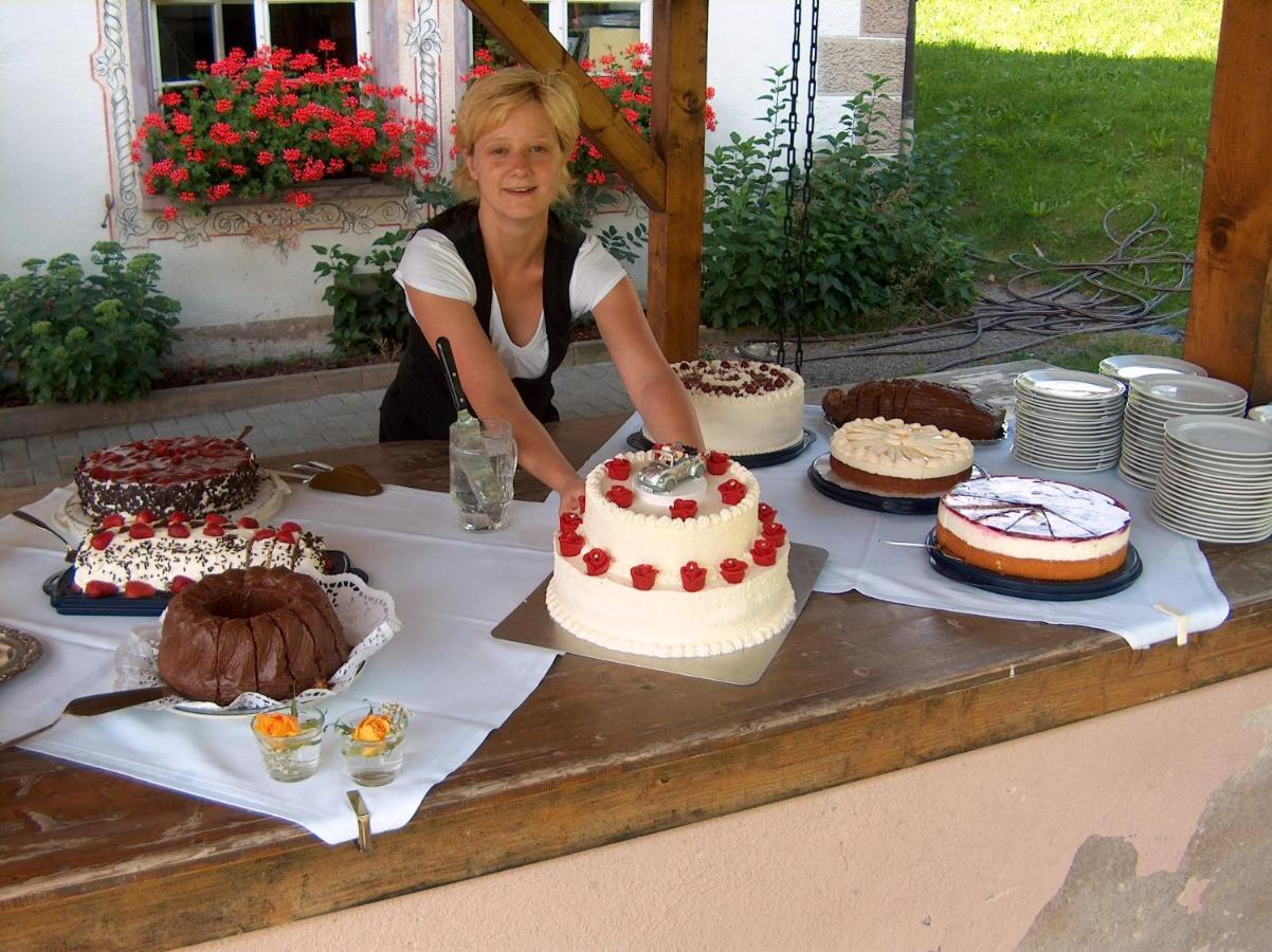 Zur Traube Schwarzwaldhotel & Restaurant Am Titisee Санкт-Мерген Экстерьер фото