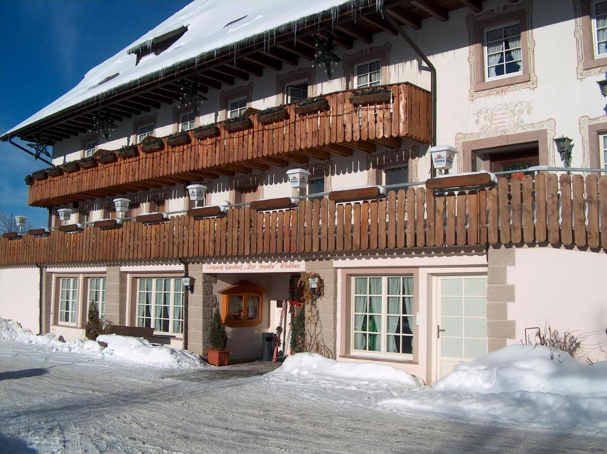 Zur Traube Schwarzwaldhotel & Restaurant Am Titisee Санкт-Мерген Экстерьер фото