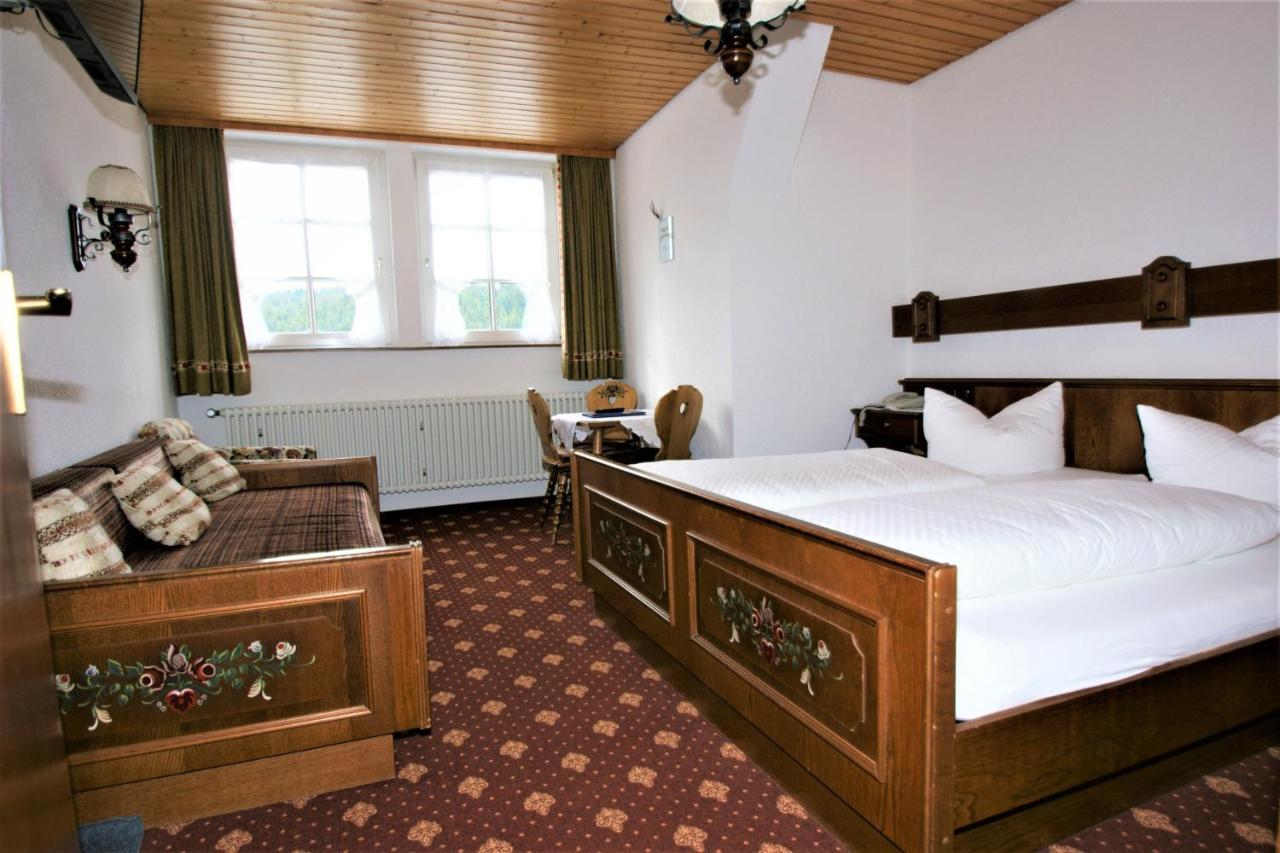 Zur Traube Schwarzwaldhotel & Restaurant Am Titisee Санкт-Мерген Экстерьер фото