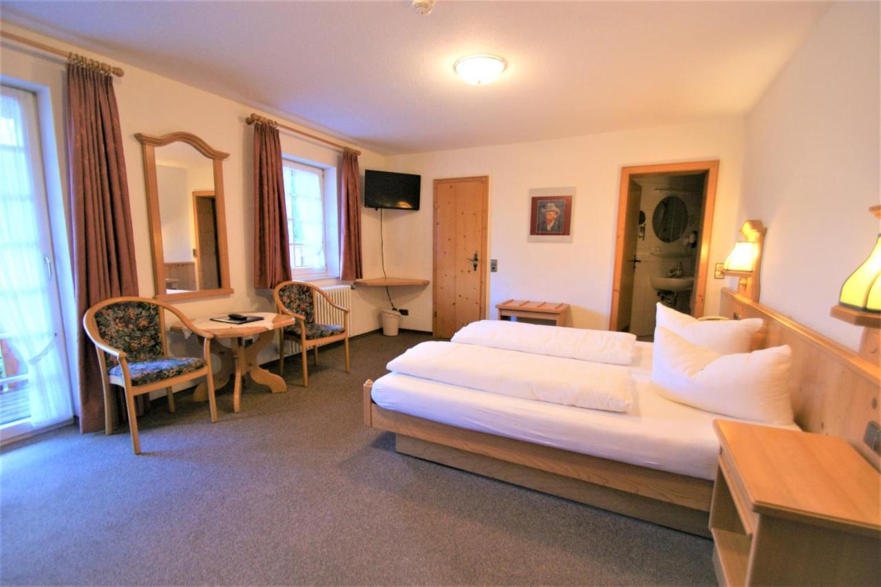 Zur Traube Schwarzwaldhotel & Restaurant Am Titisee Санкт-Мерген Экстерьер фото